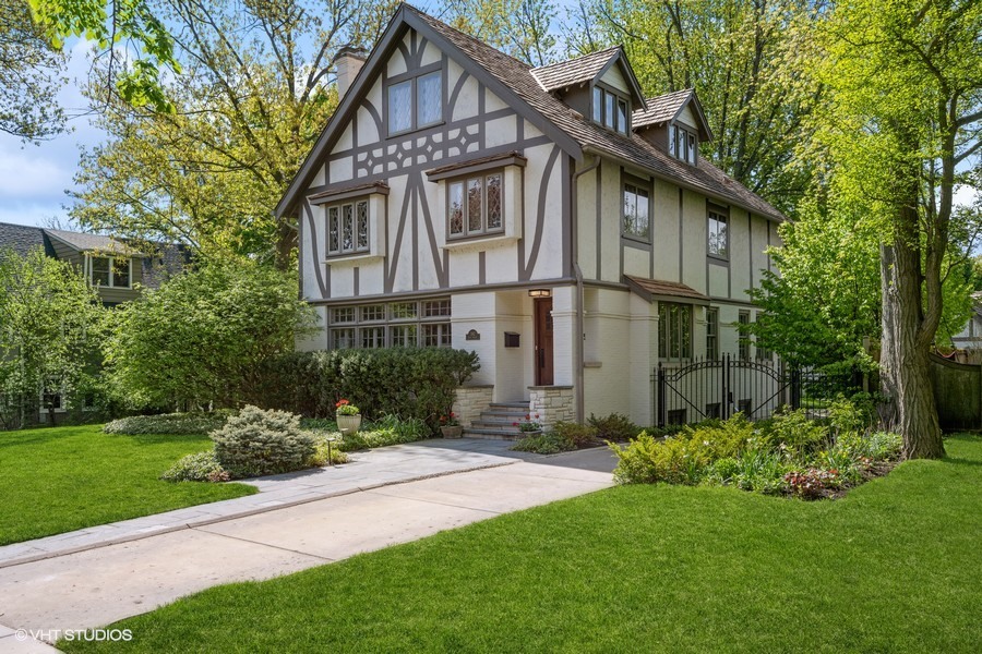 Homes for sale in Winnetka, IL | 1162 Scott Ave, Winnetka, IL 60093 | MLS# 11794000