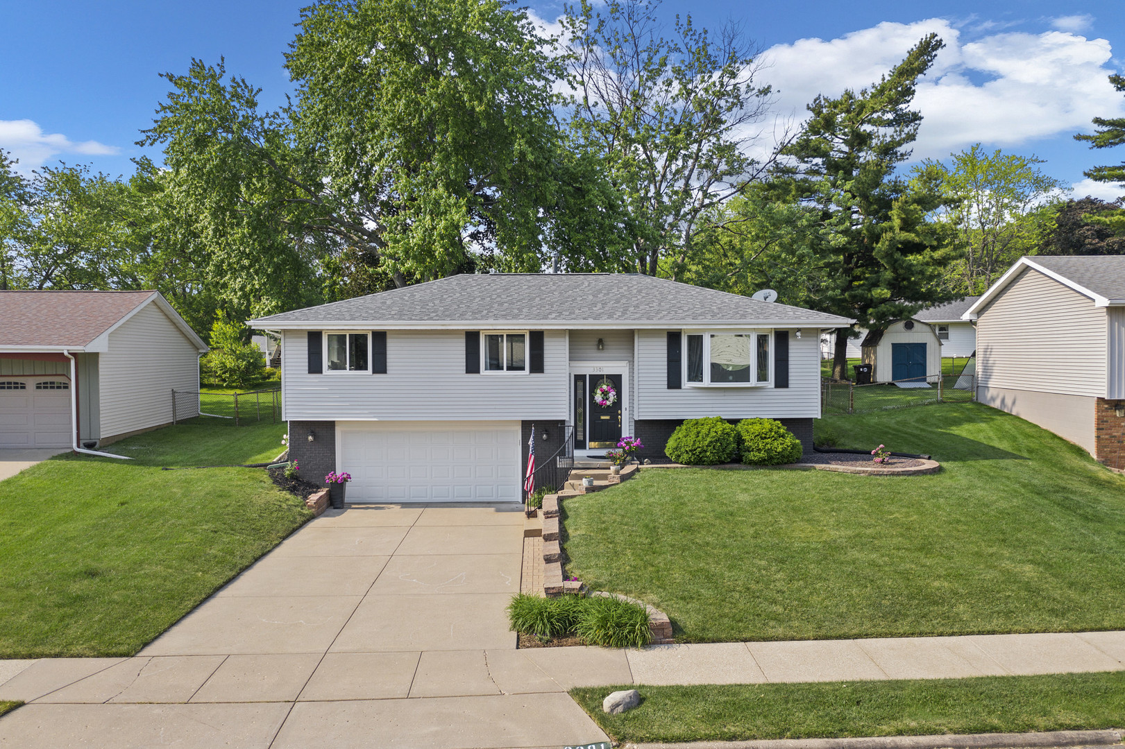 Homes for sale in Peoria, IL | 3301 W Wilshire Dr, Peoria, IL 61614 | MLS# 11795030