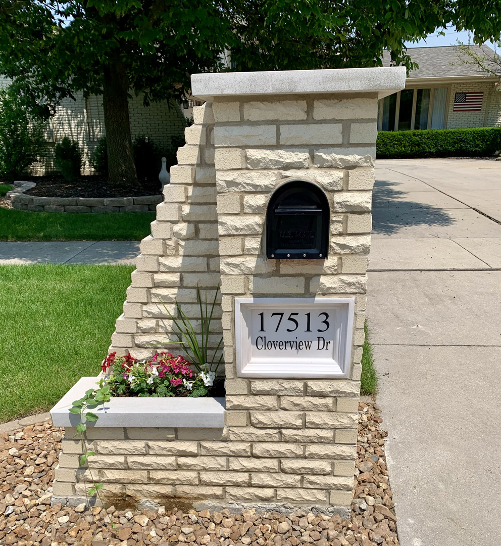 Homes for sale in Tinley Park, IL | 17513 Cloverview Dr, Tinley Park, IL 60477 | MLS# 11817832