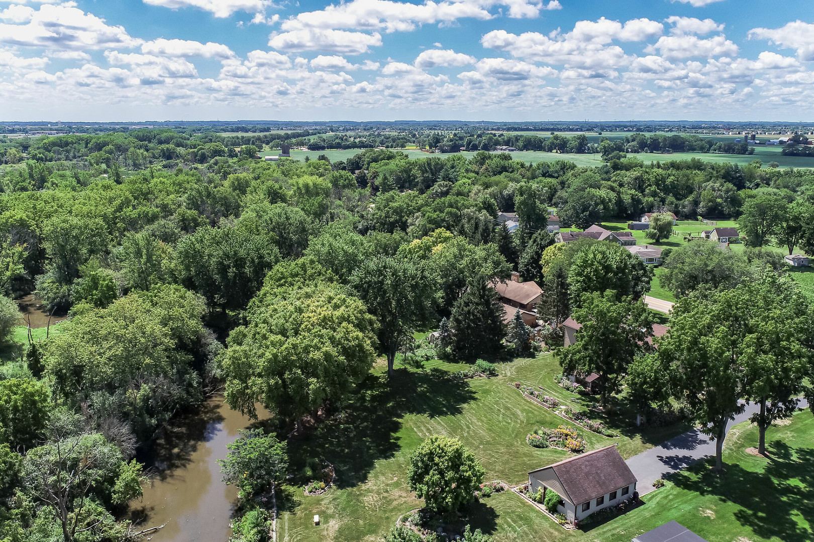 Homes for sale in Aurora, IL | 8S321 Barnes Rd, Aurora, IL 60506 | MLS# 11840234