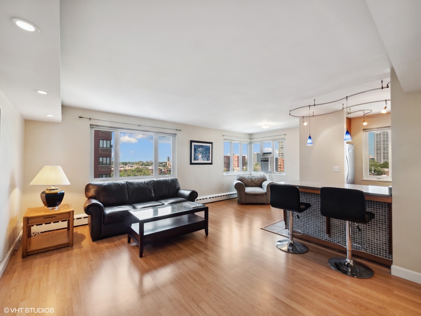 4th image of 700 W Bittersweet Pl #808, Chicago, IL 60613 | MLS# 11879510
