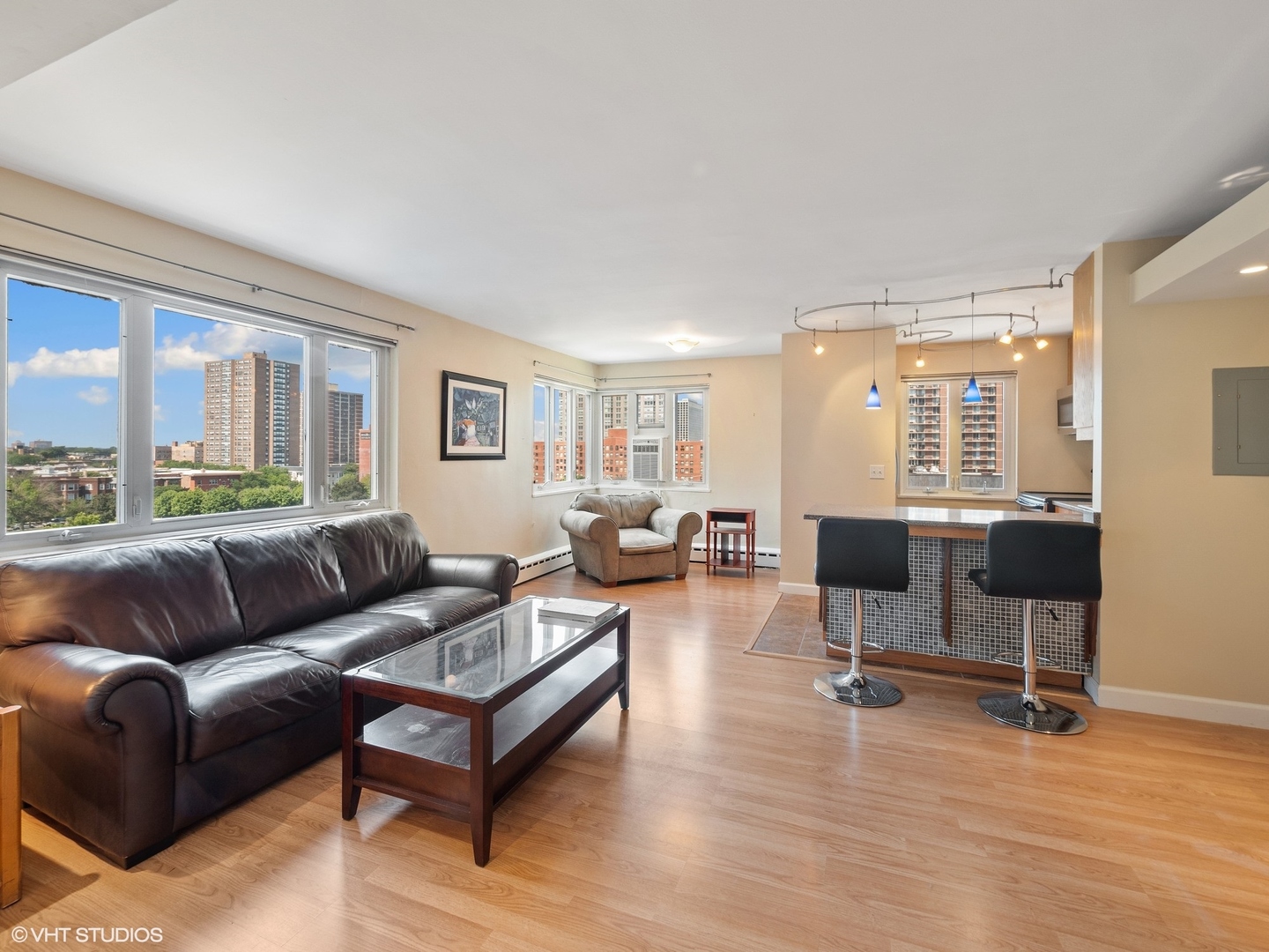 3rd image of 700 W Bittersweet Pl #808, Chicago, IL 60613 | MLS# 11879510