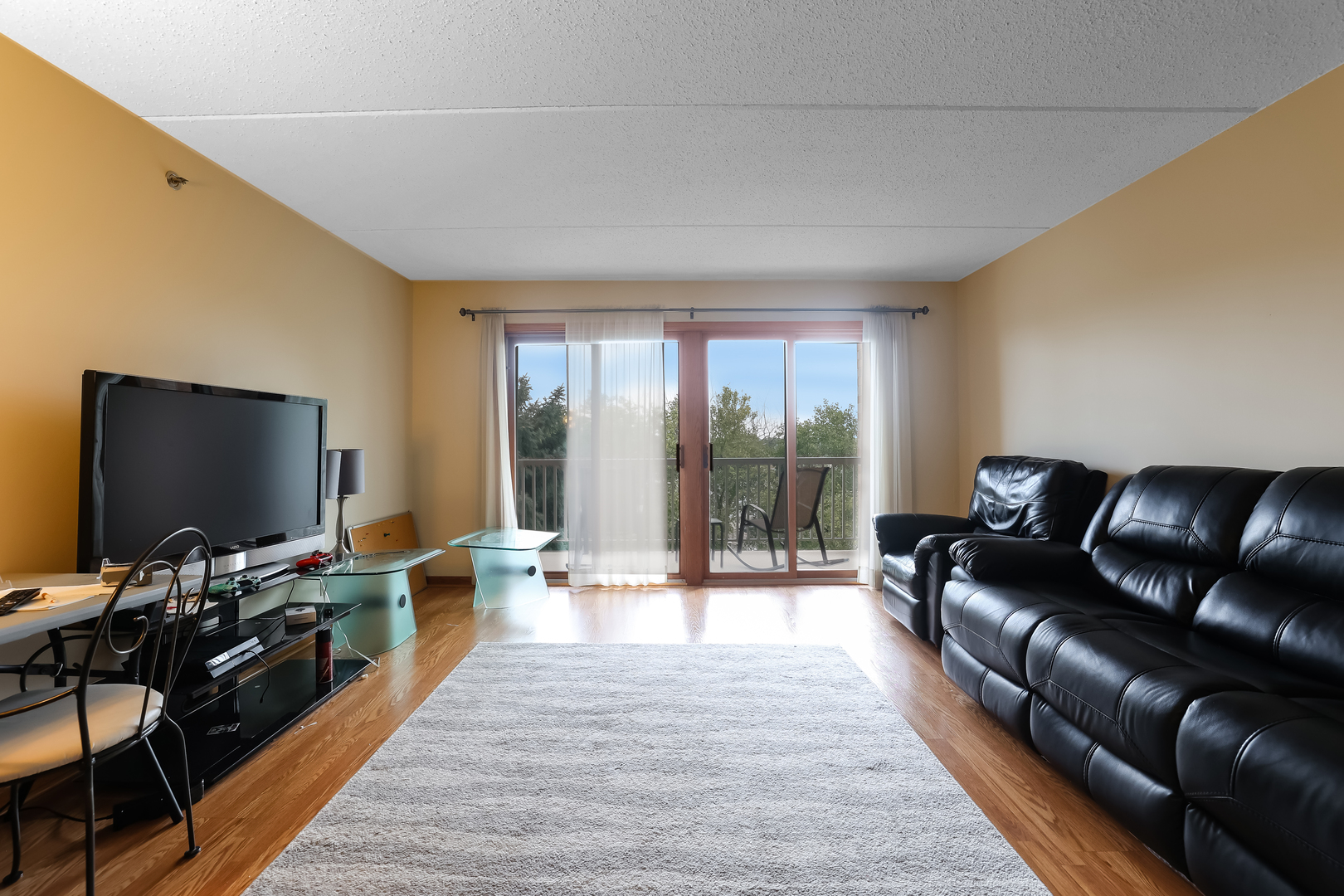 Homes for sale in Niles, IL | 7450 N Waukegan Rd #406, Niles, IL 60714 | MLS# 11889974