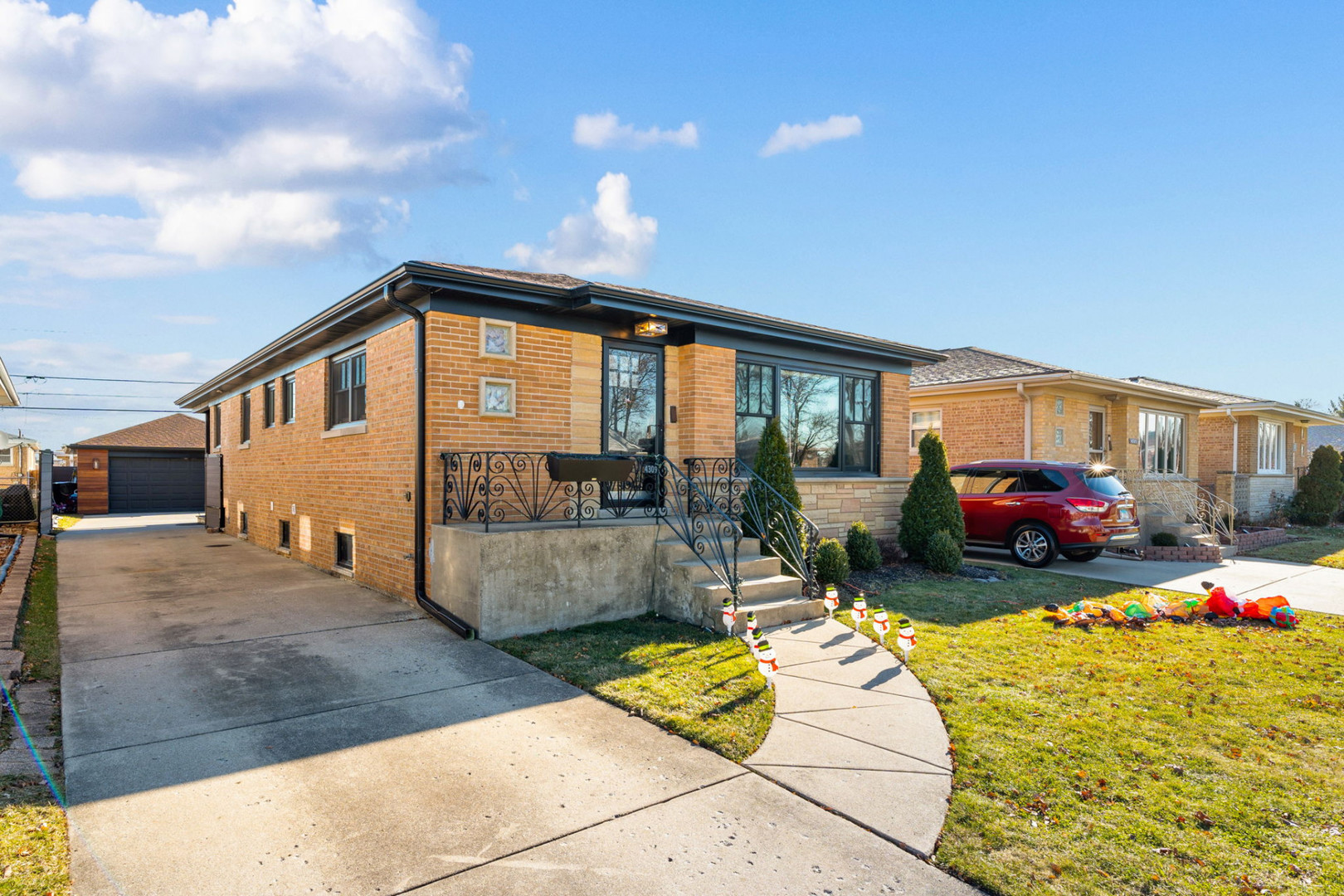 Homes for sale in Norridge, IL | 4309 N Olcott Ave, Norridge, IL 60706 | MLS# 11945050