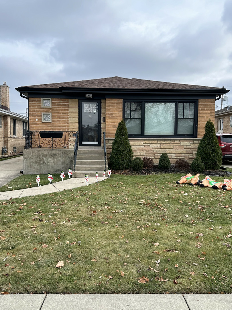 Homes for sale in Norridge, IL | 4309 N Olcott Ave, Norridge, IL 60706 | MLS# 11945050