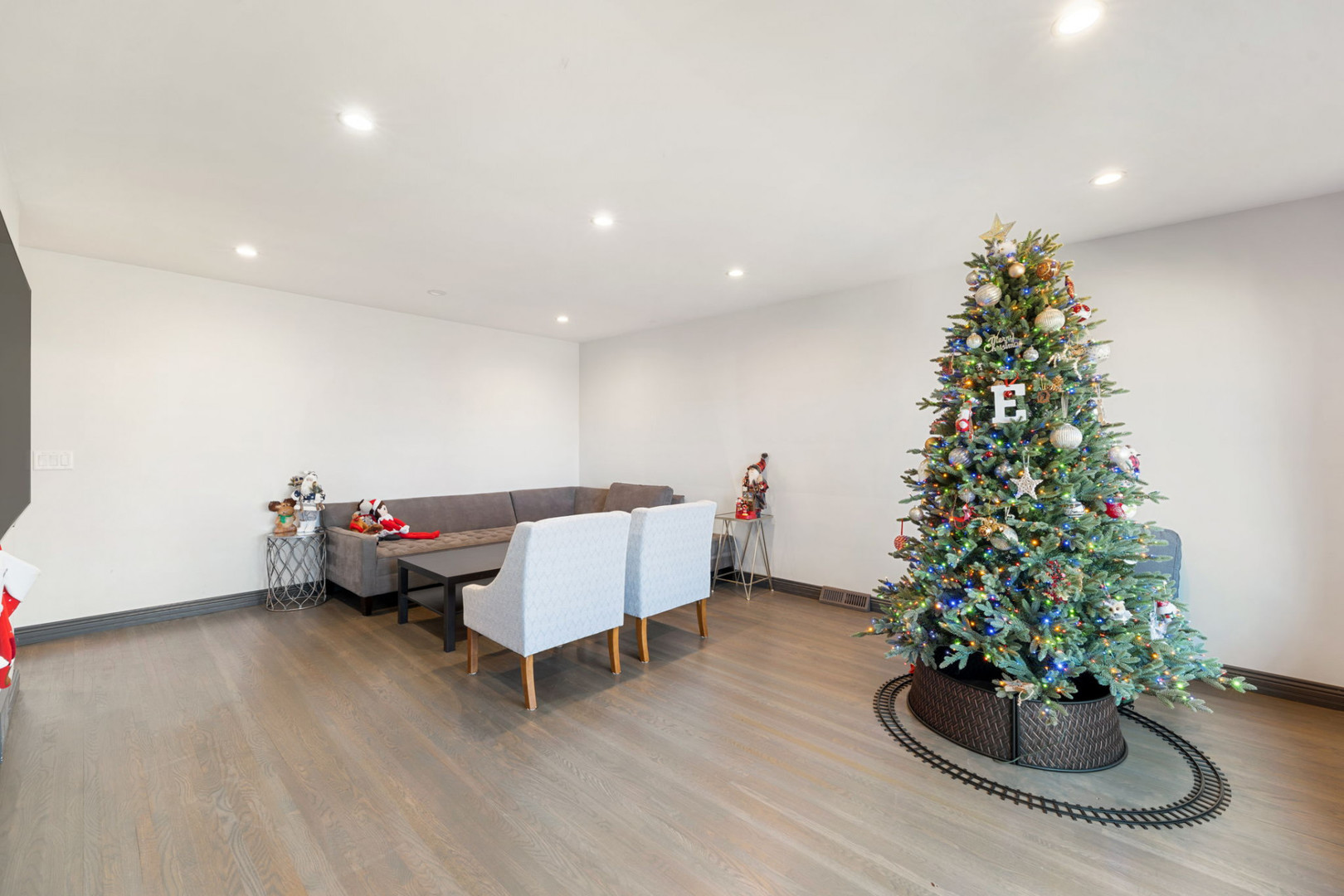 Homes for sale in Norridge, IL | 4309 N Olcott Ave, Norridge, IL 60706 | MLS# 11945050