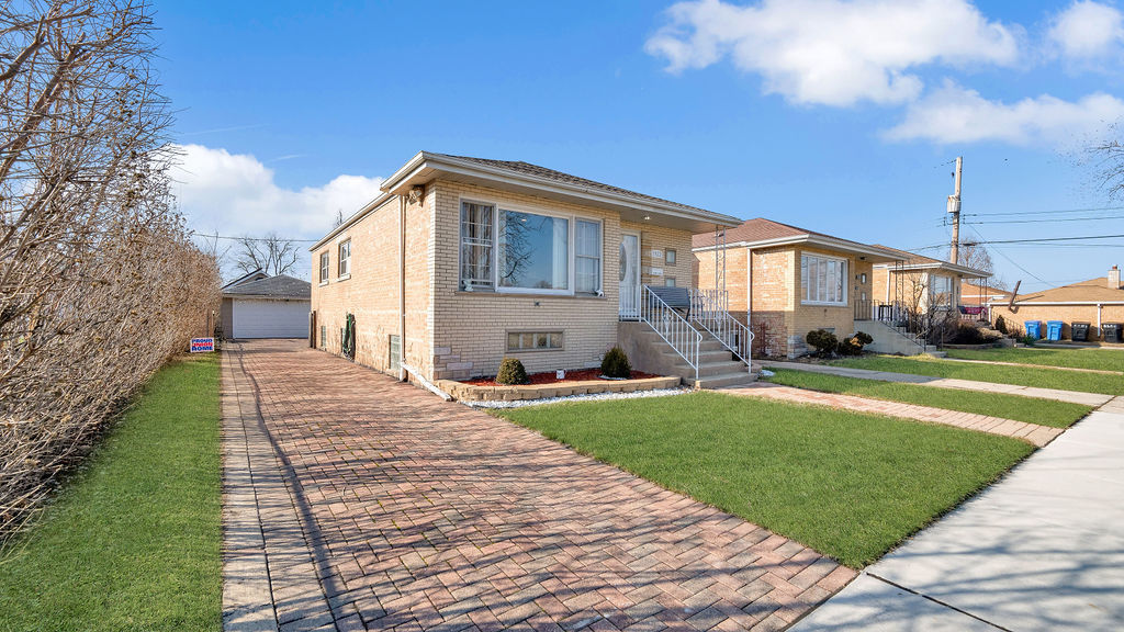 Homes for sale in Chicago, IL | (Undisclosed), Chicago, IL 60638 | MLS# 11974329