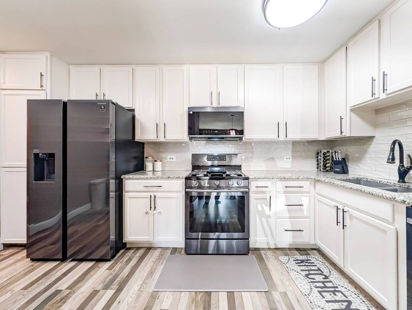 4th image of 1121 W Ogden Ave #165, Naperville, IL 60563 | MLS# 11976984