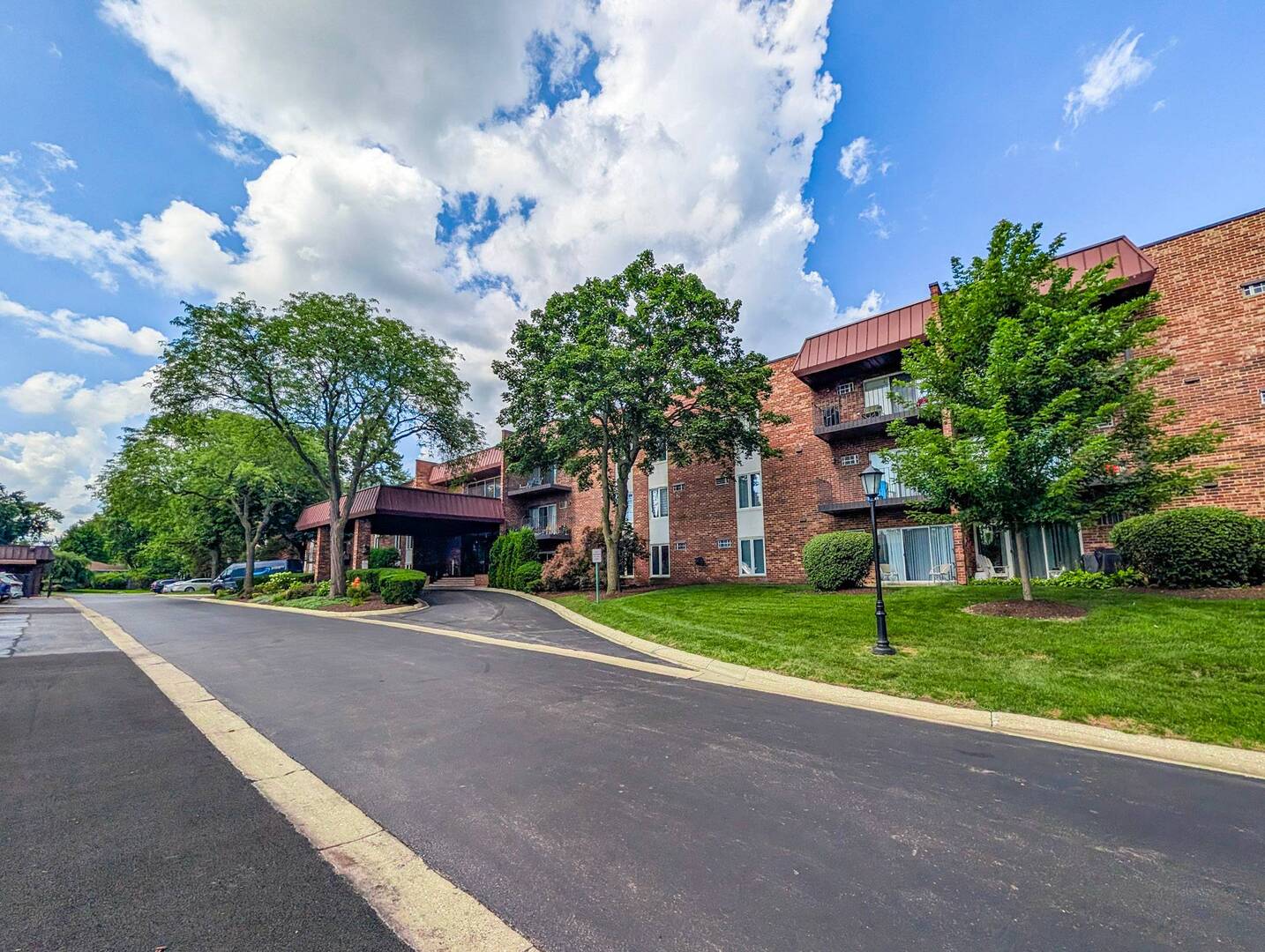 59th image of 1121 W Ogden Ave #165, Naperville, IL 60563 | MLS# 11976984