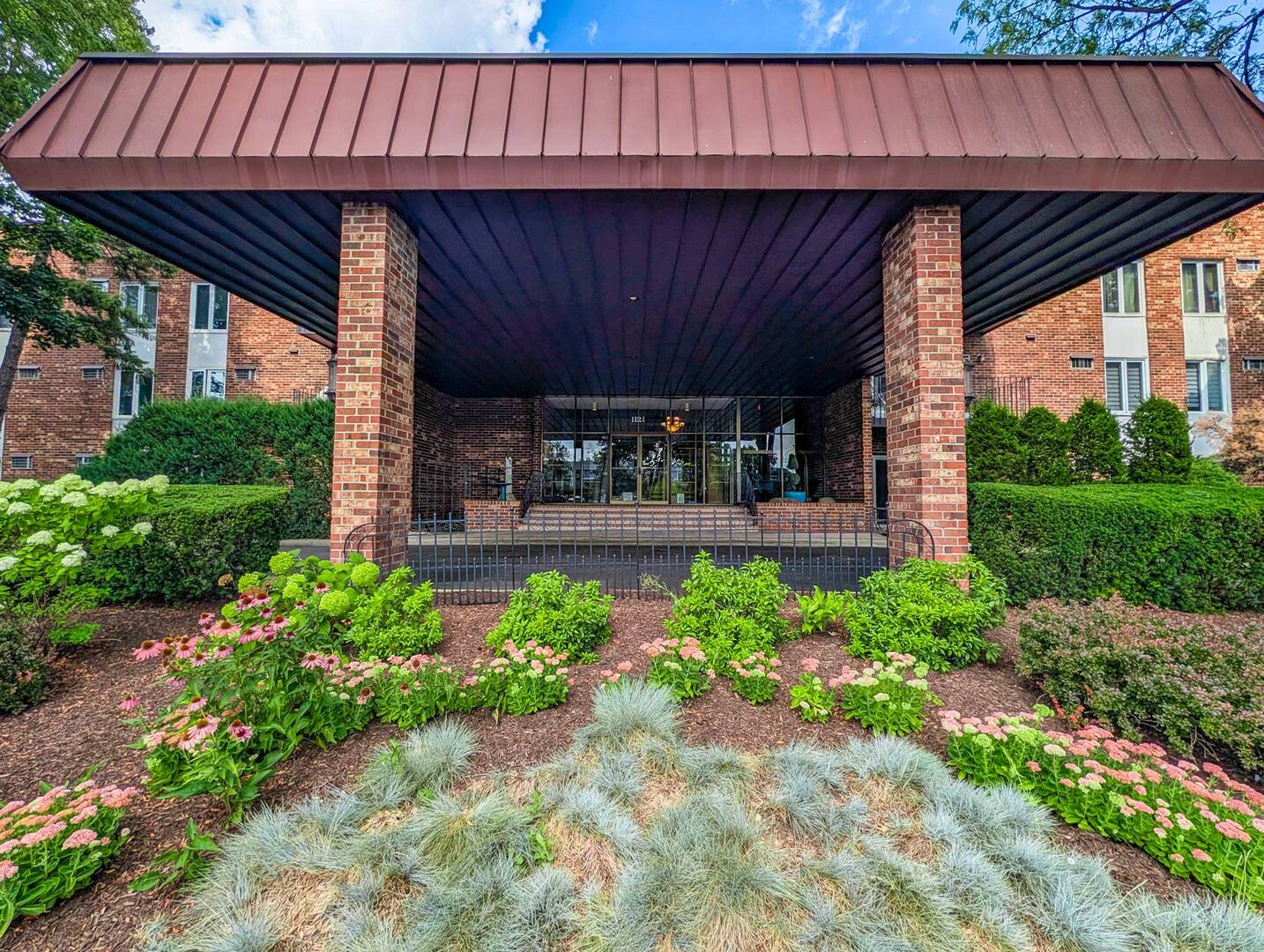 2nd image of 1121 W Ogden Ave #165, Naperville, IL 60563 | MLS# 11976984