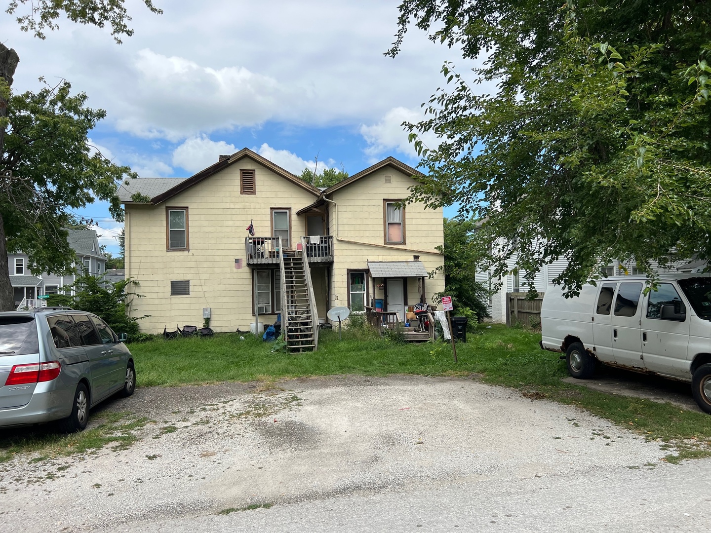 Homes for sale in Bloomington, IL | 601 E Jefferson St, Bloomington, IL 61701 | MLS# 11984705