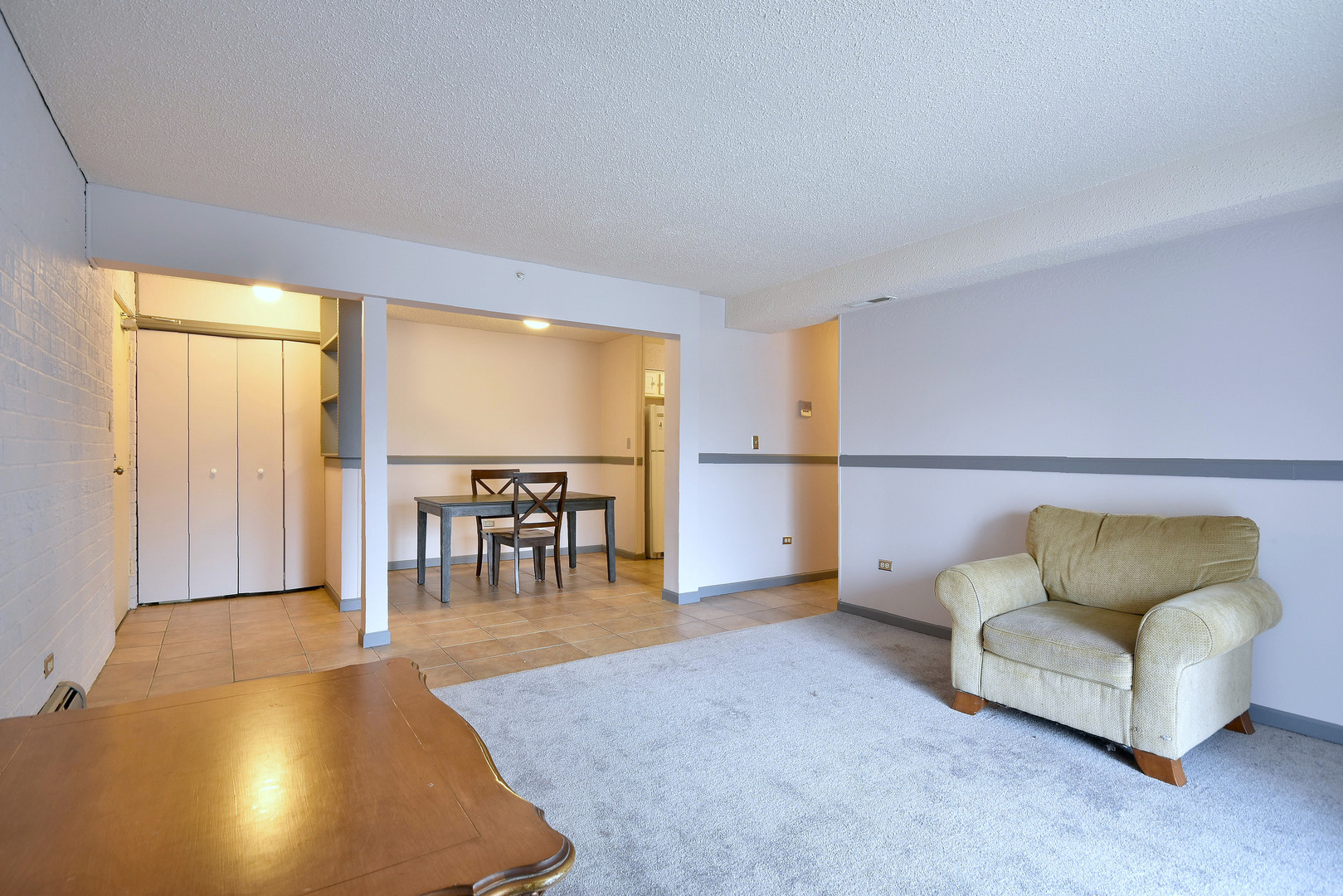 3rd image of 126 S La Londe Ave #1D, Addison, IL 60101 | MLS# 11997487