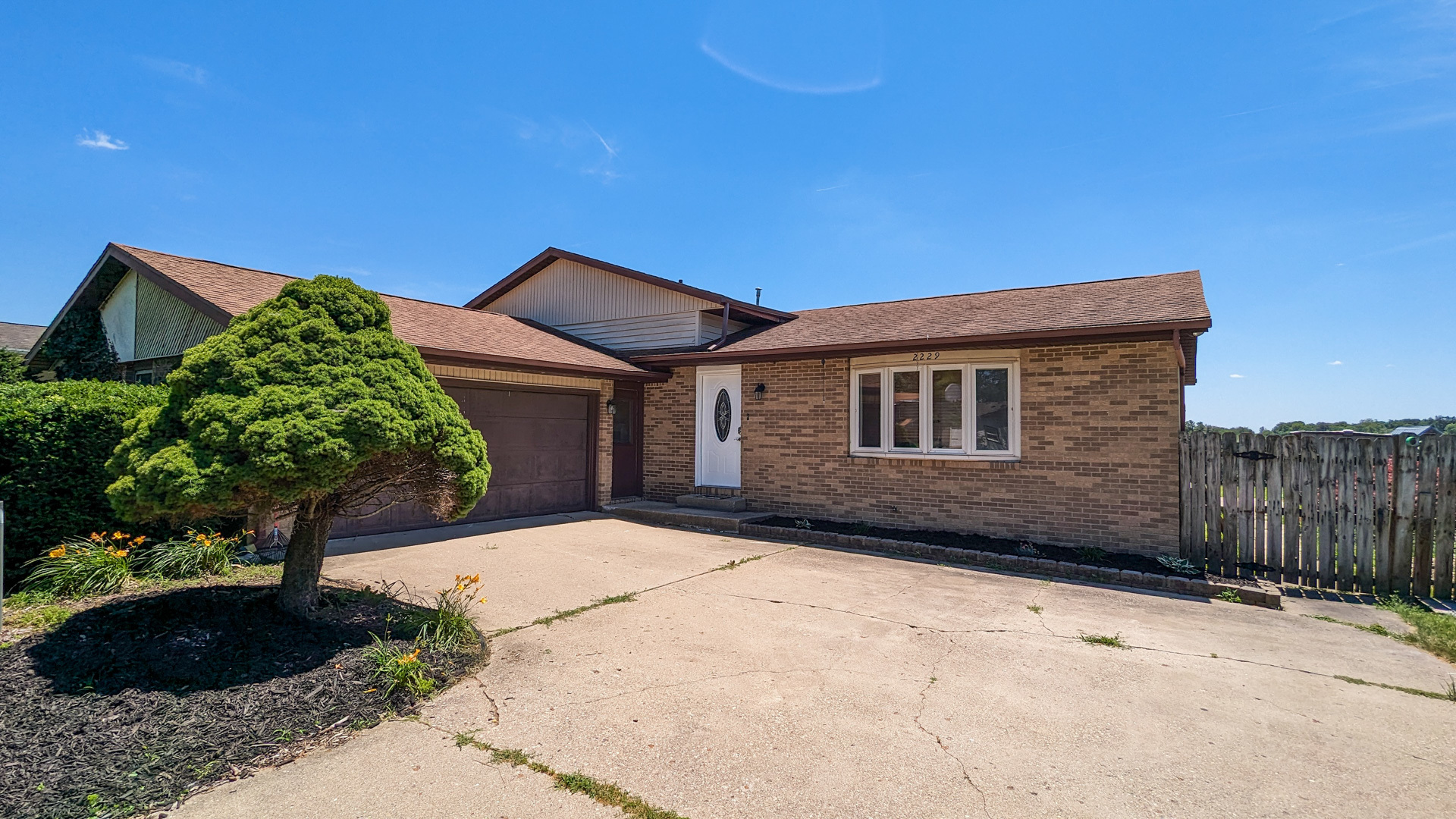 Homes for sale in Saint Joseph, IL | 2229 Jeffery Dr, Saint Joseph, IL 61873 | MLS# 12061763