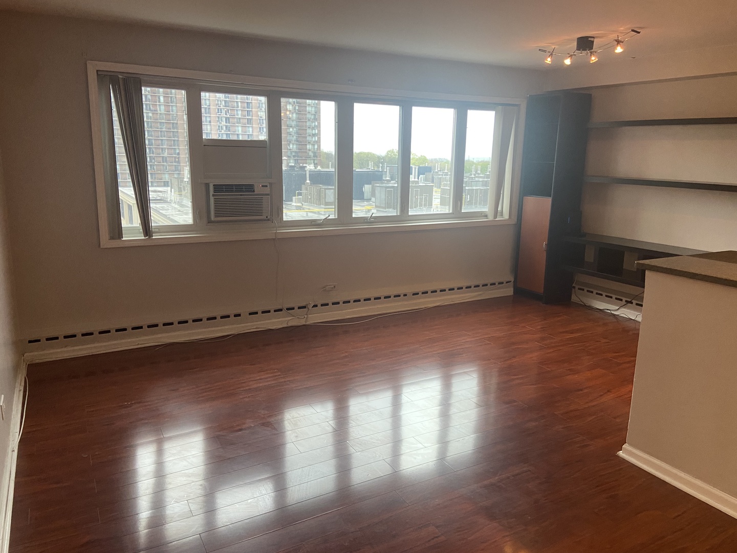 2nd image of 700 W Bittersweet Pl #811, Chicago, IL 60613 | MLS# 12072844