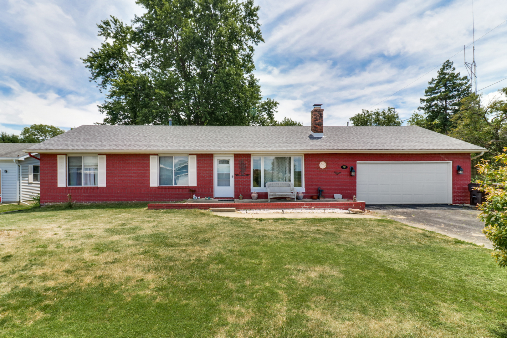 Homes for sale in Mc Lean, IL | 705 Eastview Dr, Mc Lean, IL 61754 | MLS# 12101929