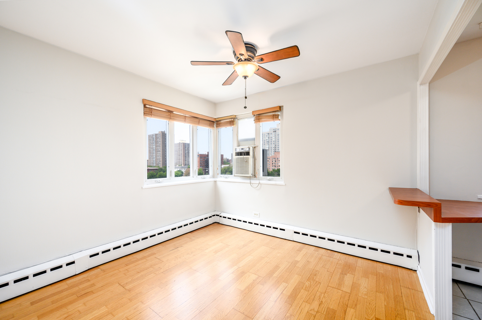 4th image of 700 W Bittersweet Pl #708, Chicago, IL 60613 | MLS# 12126831