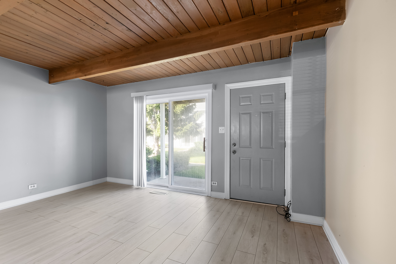 Homes for sale in Round Lake Beach, IL | 435 Meadow Green Ln, Round Lake Beach, IL 60073 | MLS# 12129614