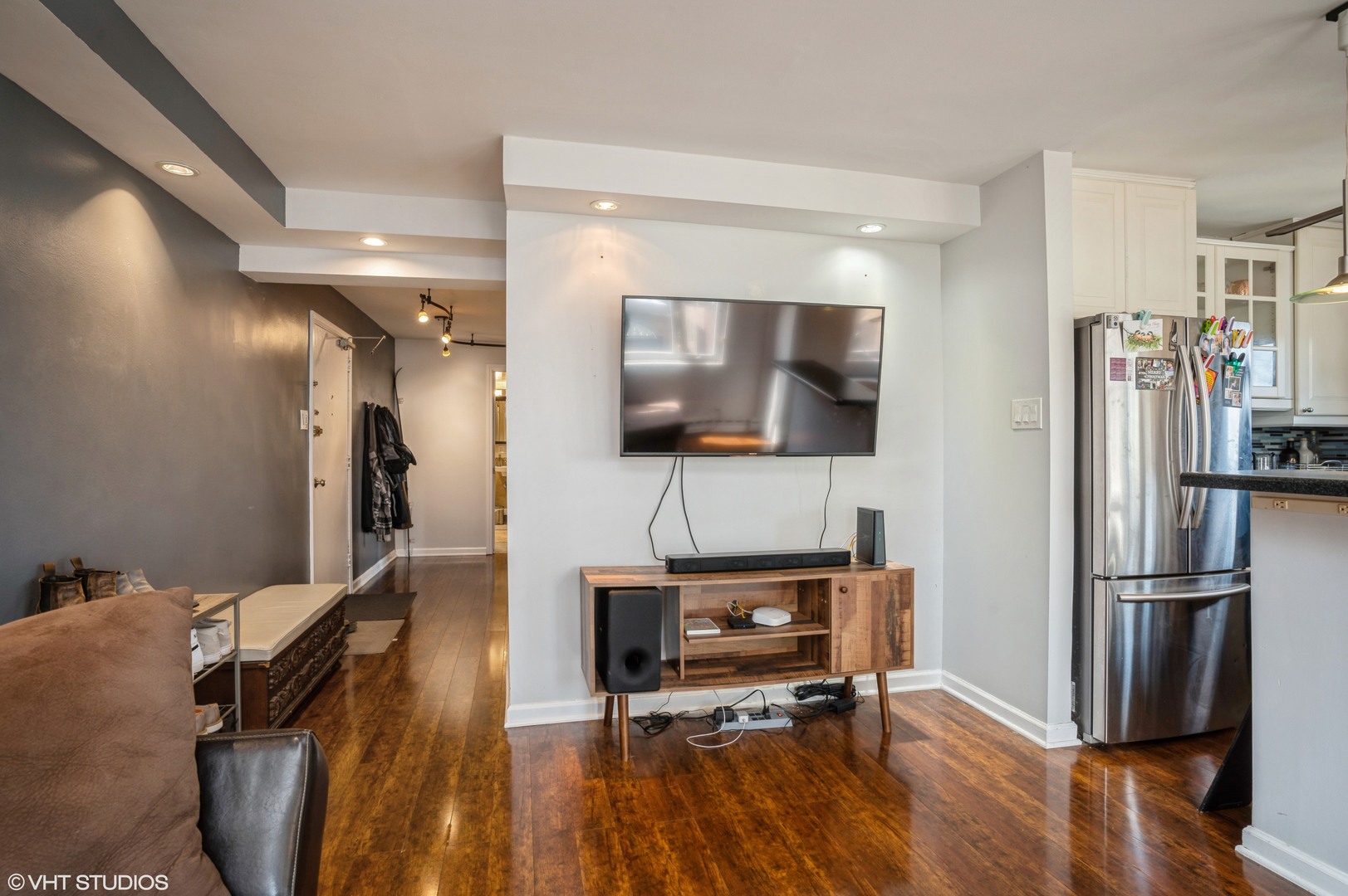 3rd image of 700 W Bittersweet Pl #506, Chicago, IL 60613 | MLS# 12142537