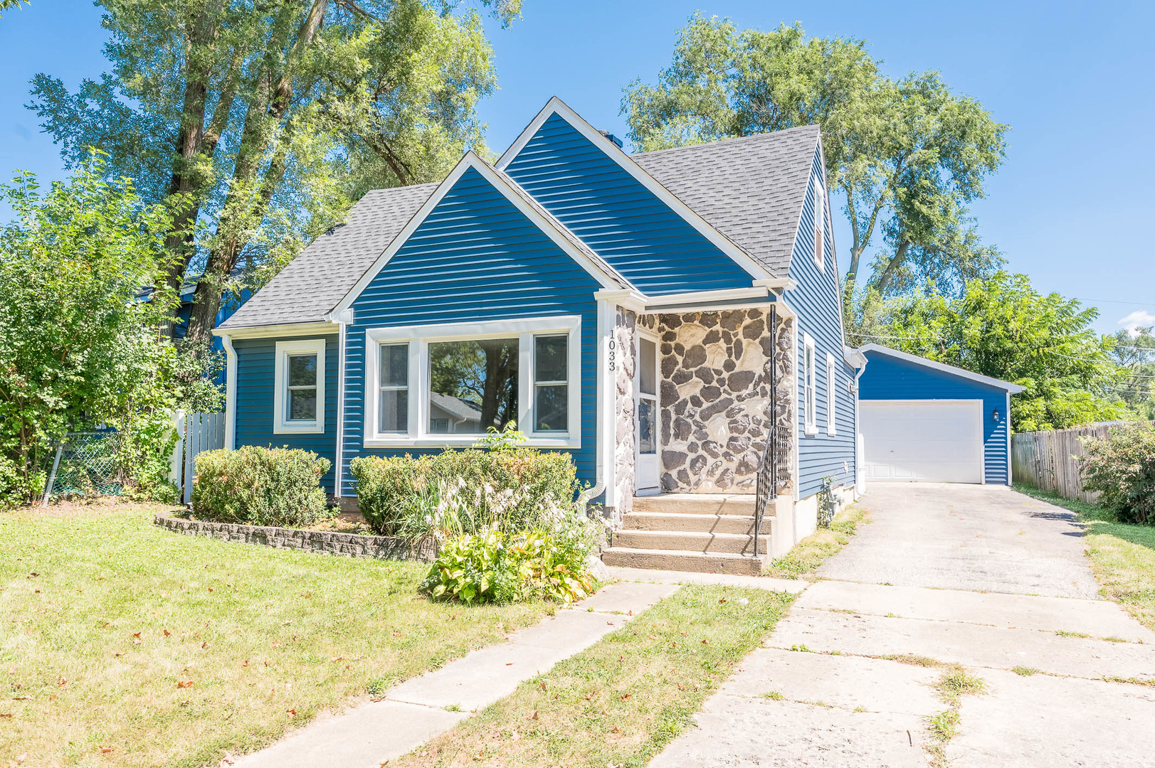 Homes for sale in Round Lake Beach, IL | 1033 Crescent Ct, Round Lake Beach, IL 60073 | MLS# 12167513