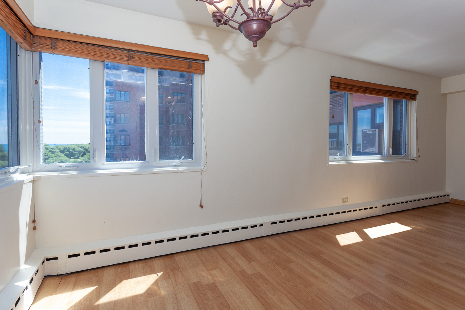 2nd image of 700 W Bittersweet Pl #812, Chicago, IL 60613 | MLS# 12168945