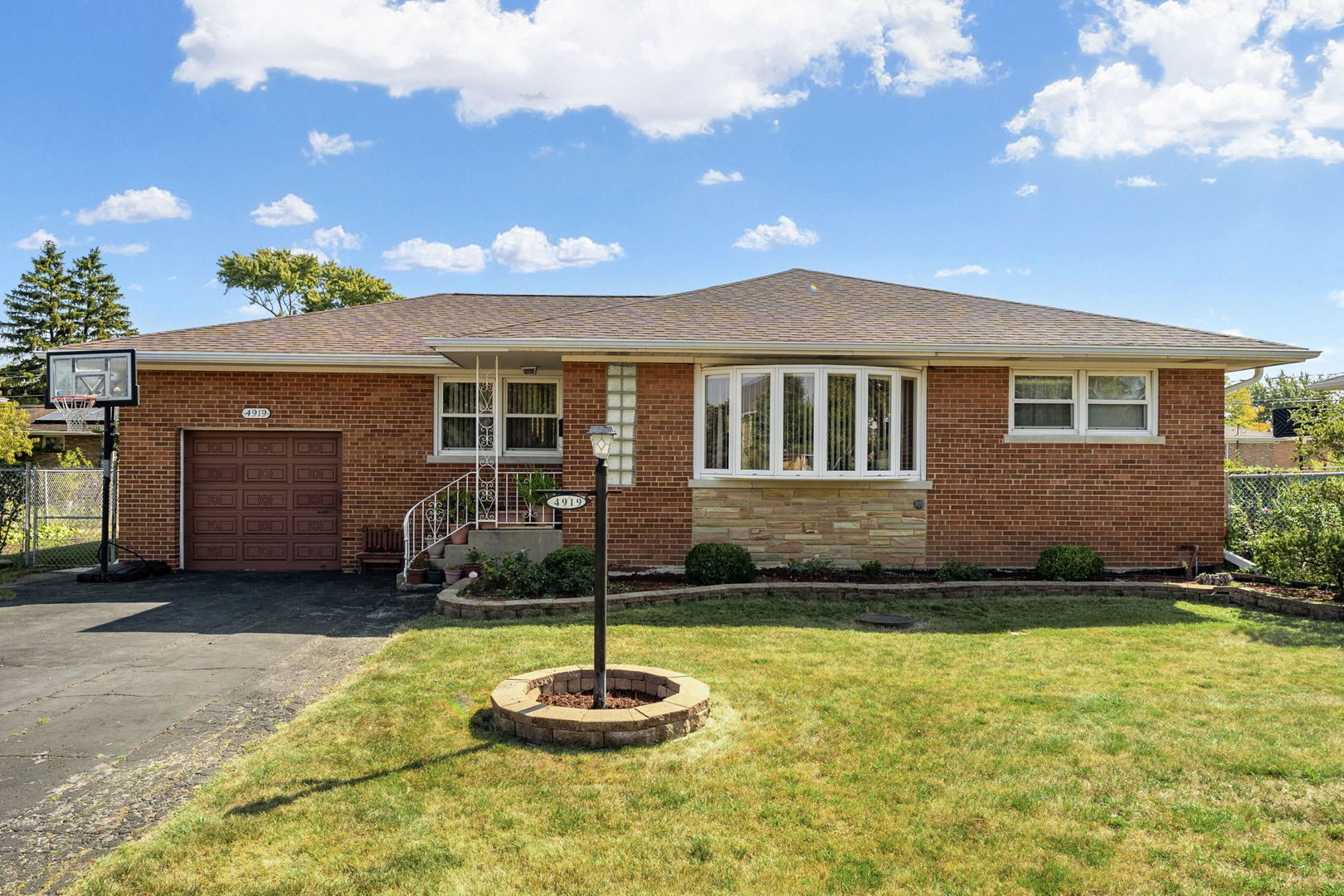 Homes for sale in Norridge, IL | 4919 N Canfield Ave, Norridge, IL 60706 | MLS# 12186925