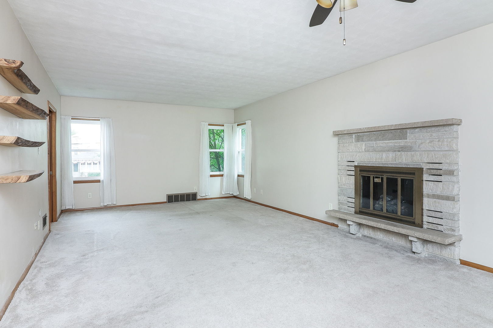 Homes for sale in Sycamore, IL | 214 E Elm St, Sycamore, IL 60178 | MLS# 12187378