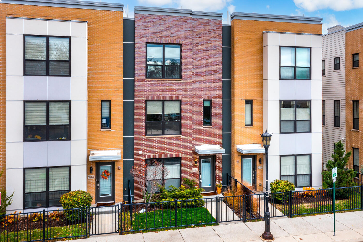 Homes for sale in Oak Park, IL | 942 Madison St, Oak Park, IL 60302 | MLS# 12215682