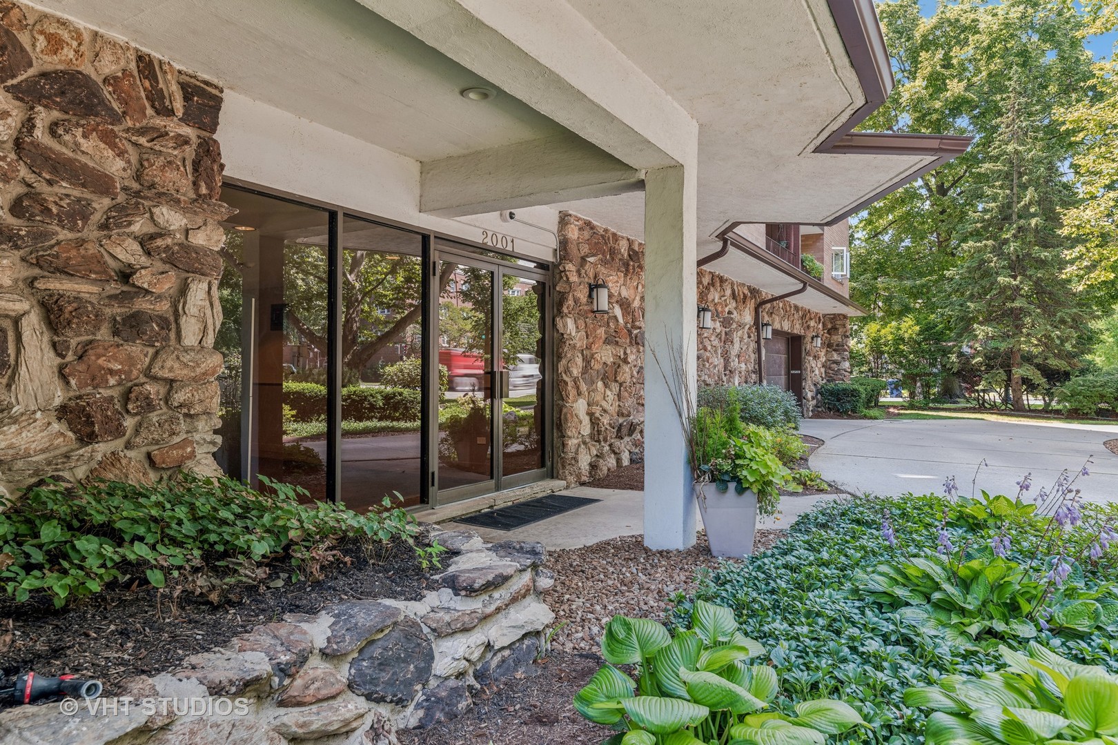 Homes for sale in Evanston, IL | 2001 Sherman Ave #101, Evanston, IL 60201 | MLS# 12255884