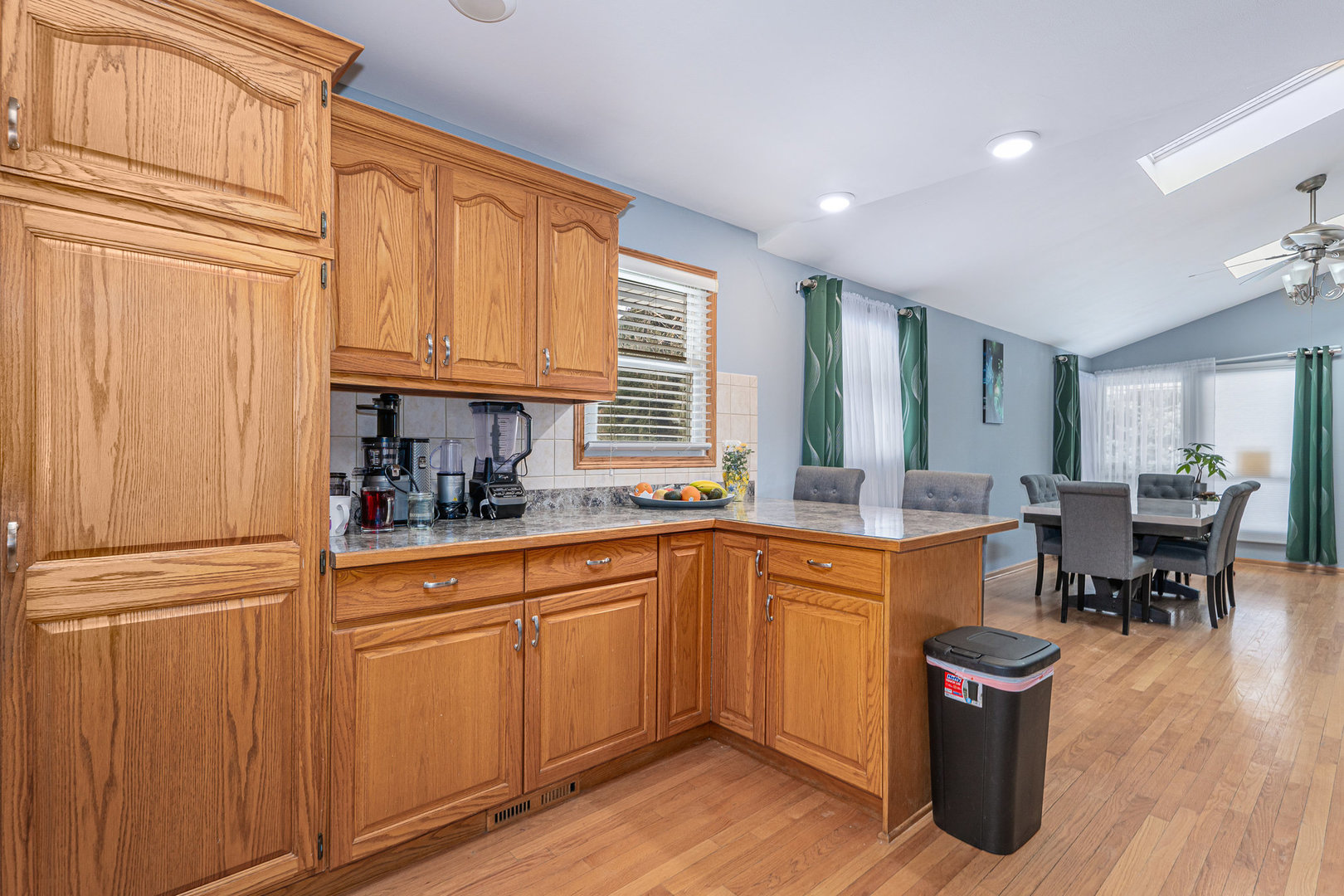Homes for sale in Hickory Hills, IL | 7901 W 93Rd St, Hickory Hills, IL 60457 | MLS# 12275998