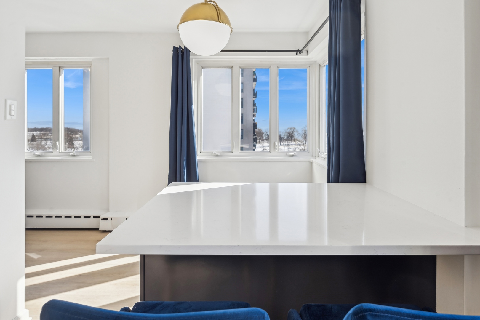 3rd image of 700 W Bittersweet Pl #906, Chicago, IL 60613 | MLS# 12293317