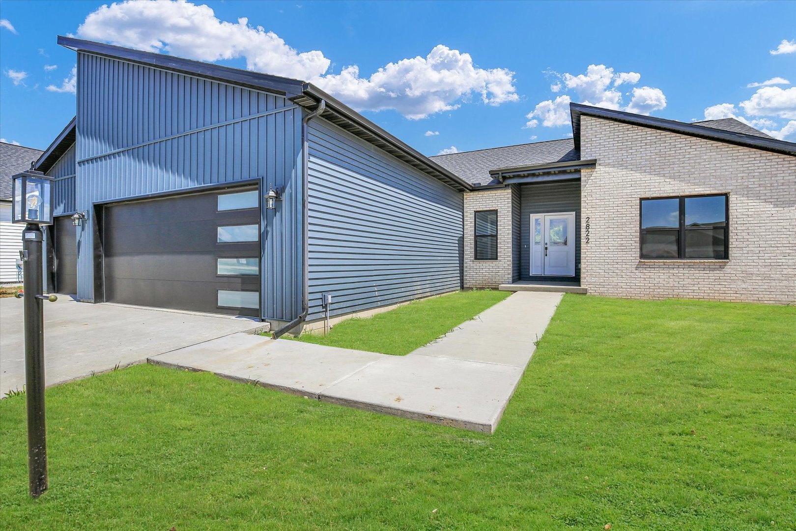 Homes for sale in Urbana, IL | 2822 Haydon Dr, Urbana, IL 61802 | MLS# 12314370