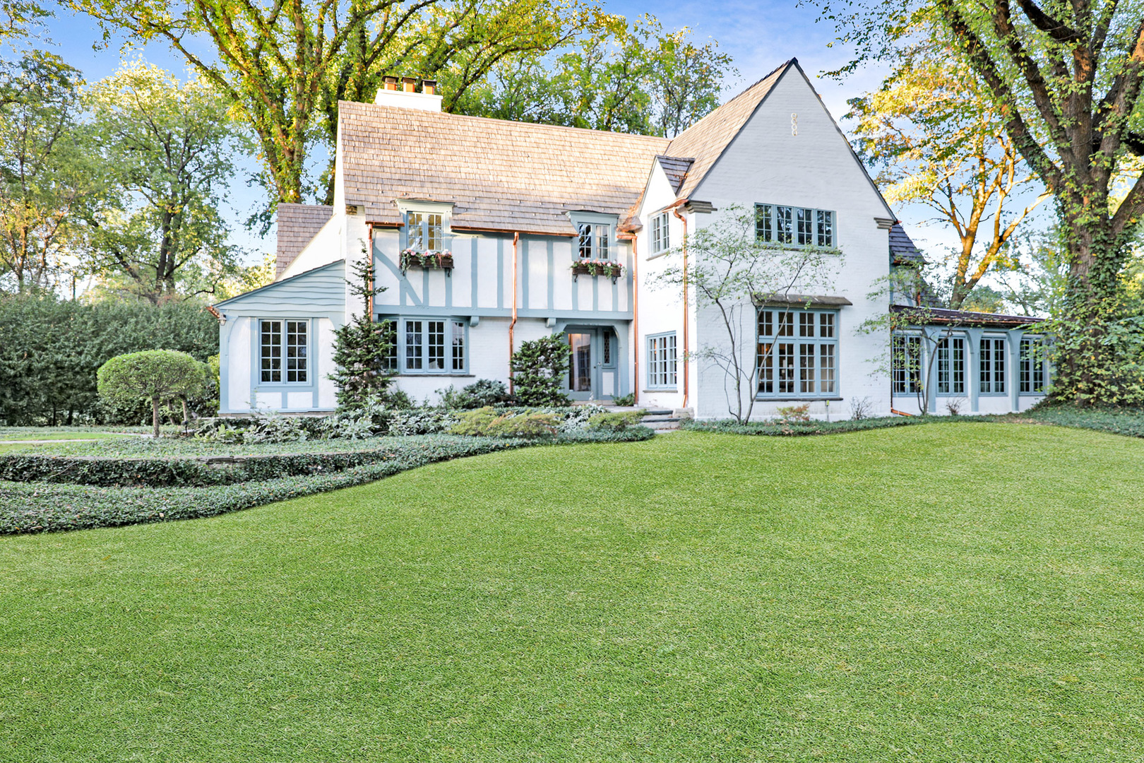 Homes for sale in Winnetka, IL | 180 De Windt Rd, Winnetka, IL 60093 | MLS# 12346214