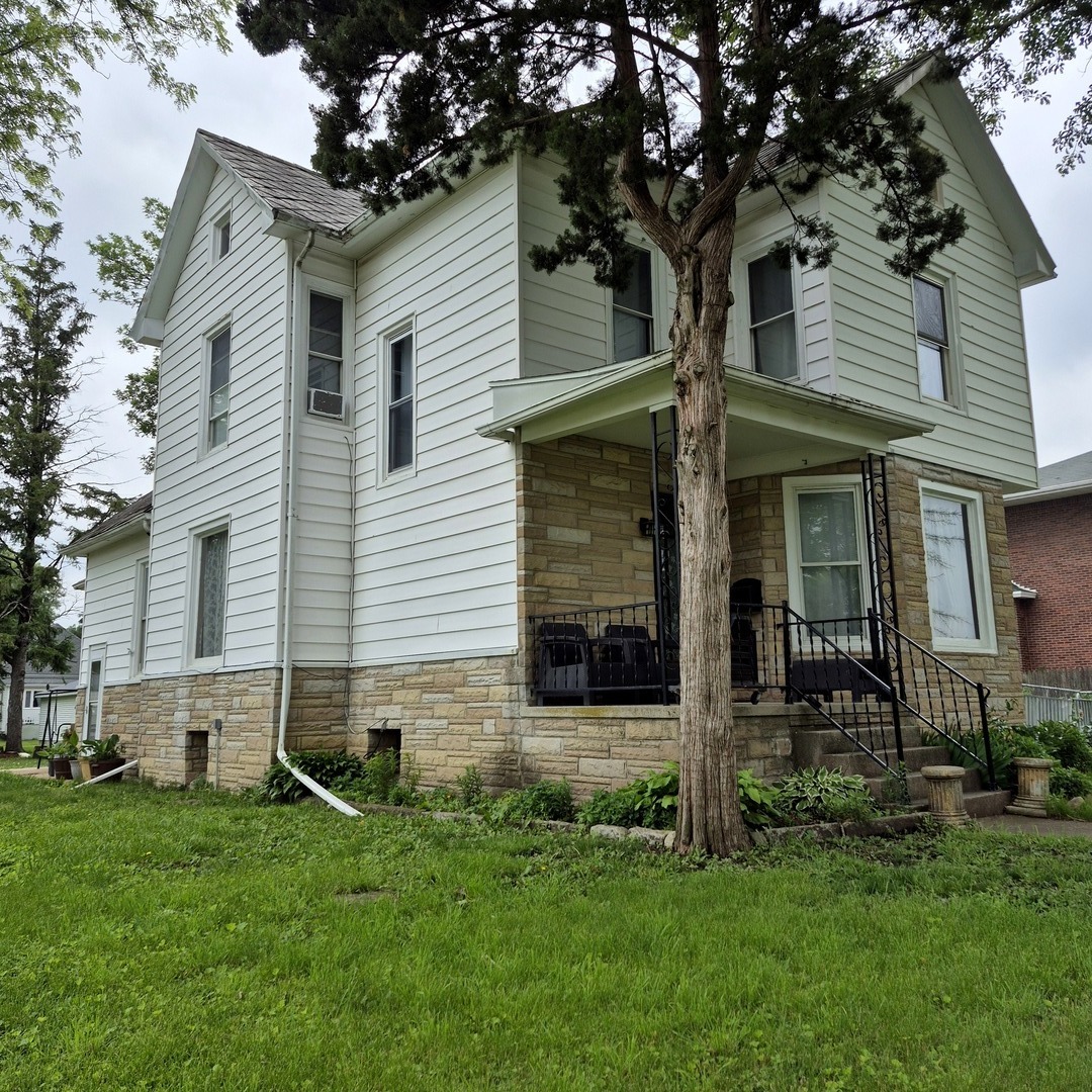 Homes for sale in Cullom, IL | 305 E Jackson St, Cullom, IL 60929 | MLS# 12348655