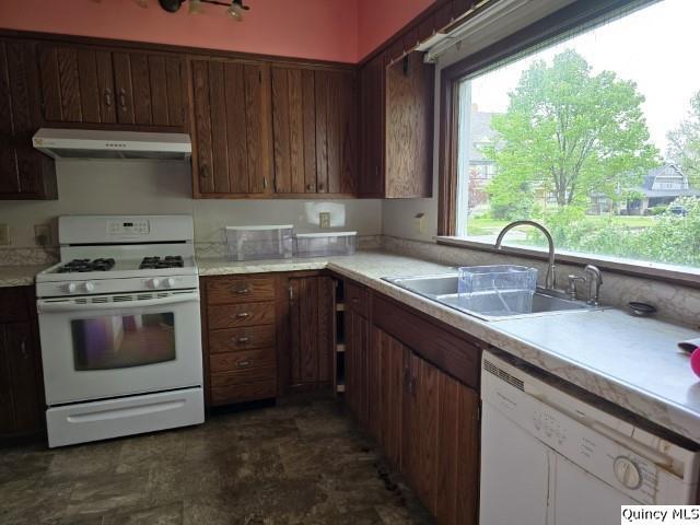 Homes for sale in Carthage, IL | 242 Main St, Carthage, IL 63221 | MLS# 12353808