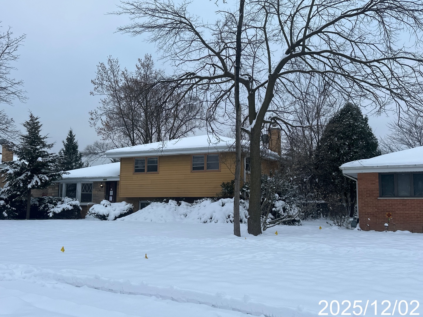 Homes for sale in Des Plaines, IL | 9276 N Western Ave, Des Plaines, IL 60016 | MLS# 12358365