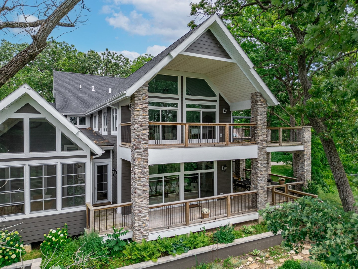 Homes for sale in Mchenry, IL | 1124 Blackhawk Ave, Mchenry, IL 60051 | MLS# 12365659