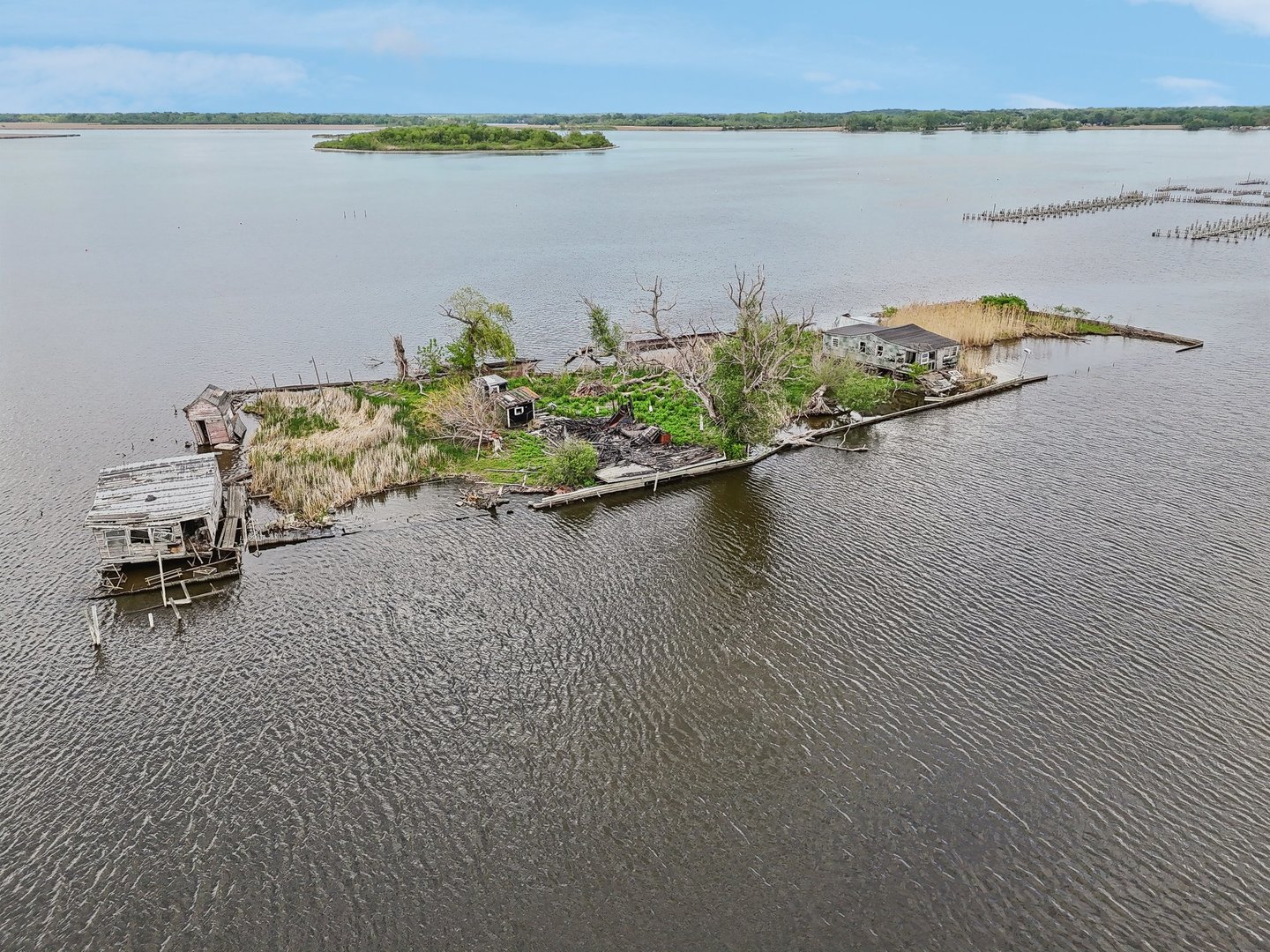 Homes for sale in Antioch, IL | 40111 N Fox Riv, Antioch, IL 60002 | MLS# 12376110