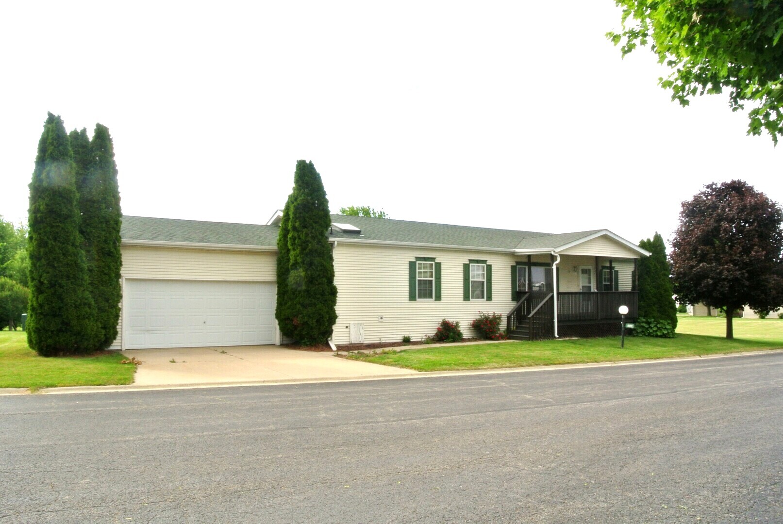 Homes for sale in Sandwich, IL | 894 Meadowlark Cir, Sandwich, IL 60548 | MLS# 12377643