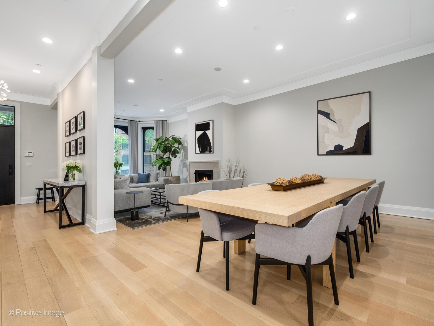 Homes for sale in Chicago, IL | 1438 N Dearborn St, Chicago, IL 60610 | MLS# 12379566