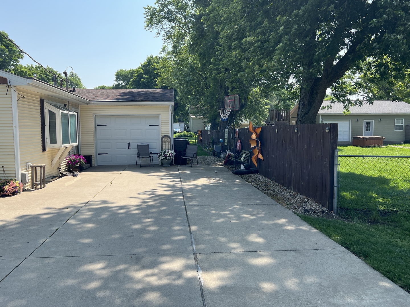 Homes for sale in Clinton, IL | 806 N Elizabeth St, Clinton, IL 61727 | MLS# 12381914