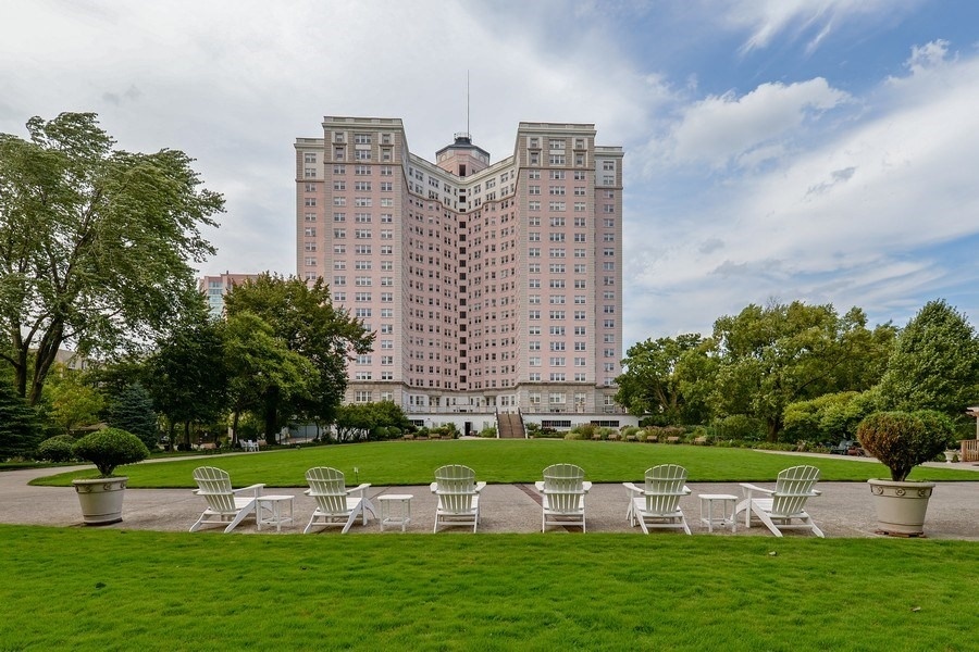 Homes for sale in Chicago, IL | 5555 N Sheridan Rd #309, Chicago, IL 60640 | MLS# 12384952