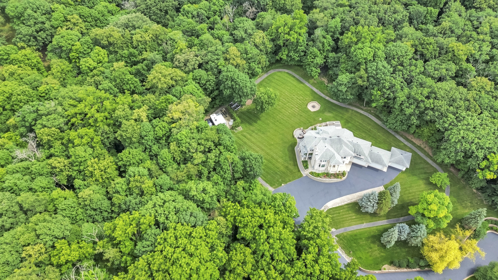 Homes for sale in Barrington Hills, IL | 10470 N River Rd, Barrington Hills, IL 60010 | MLS# 12385217