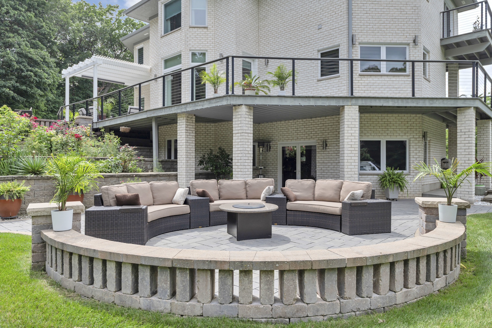 Homes for sale in Barrington Hills, IL | 10470 N River Rd, Barrington Hills, IL 60010 | MLS# 12385217