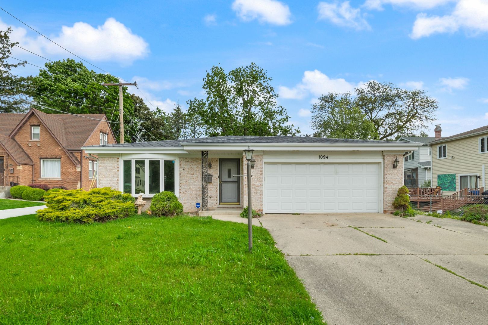 Homes for sale in Des Plaines, IL | 1094 E Algonquin Rd, Des Plaines, IL 60016 | MLS# 12386569