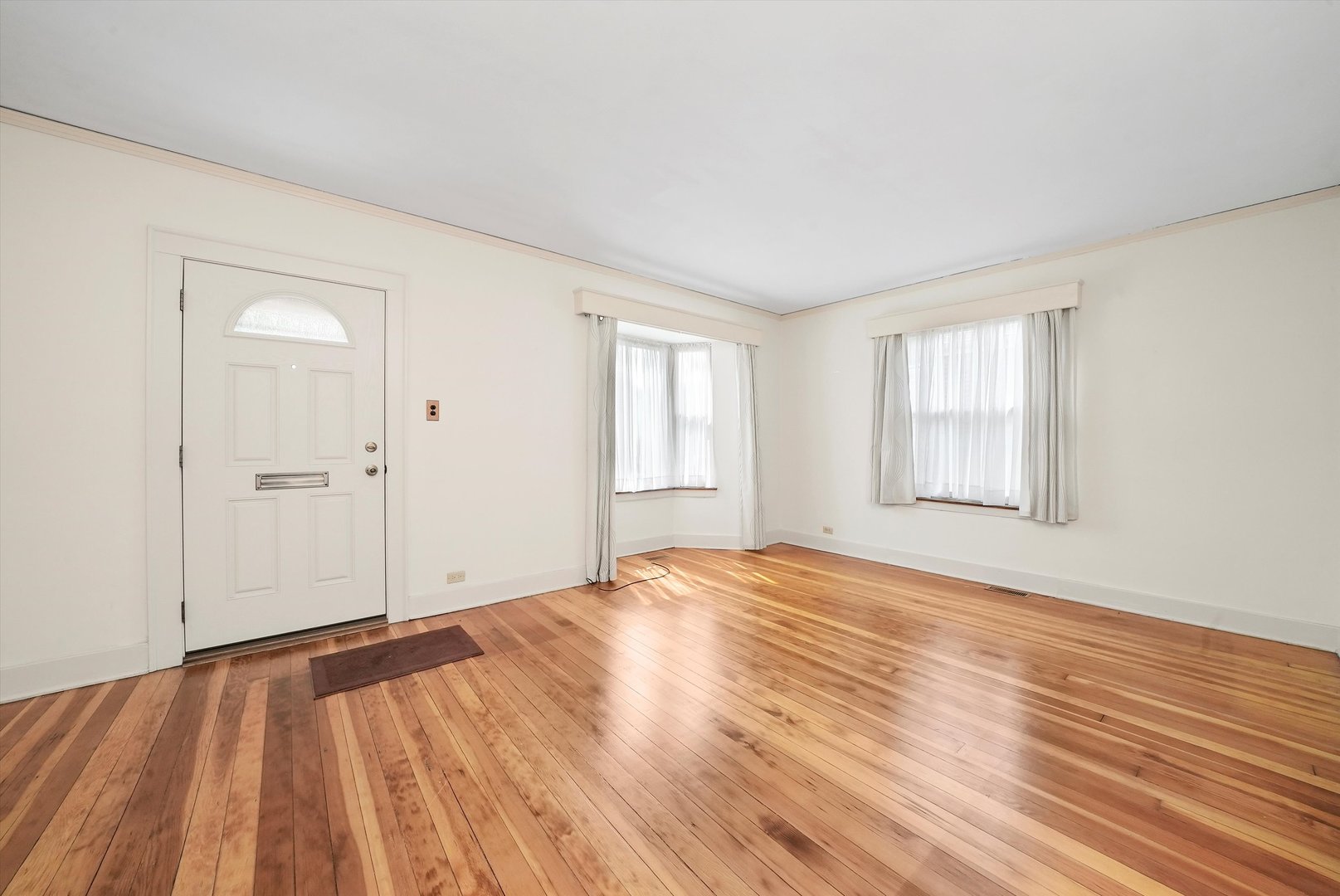 Homes for sale in Evergreen Park, IL | 9316 S Utica Ave, Evergreen Park, IL 60805 | MLS# 12389713