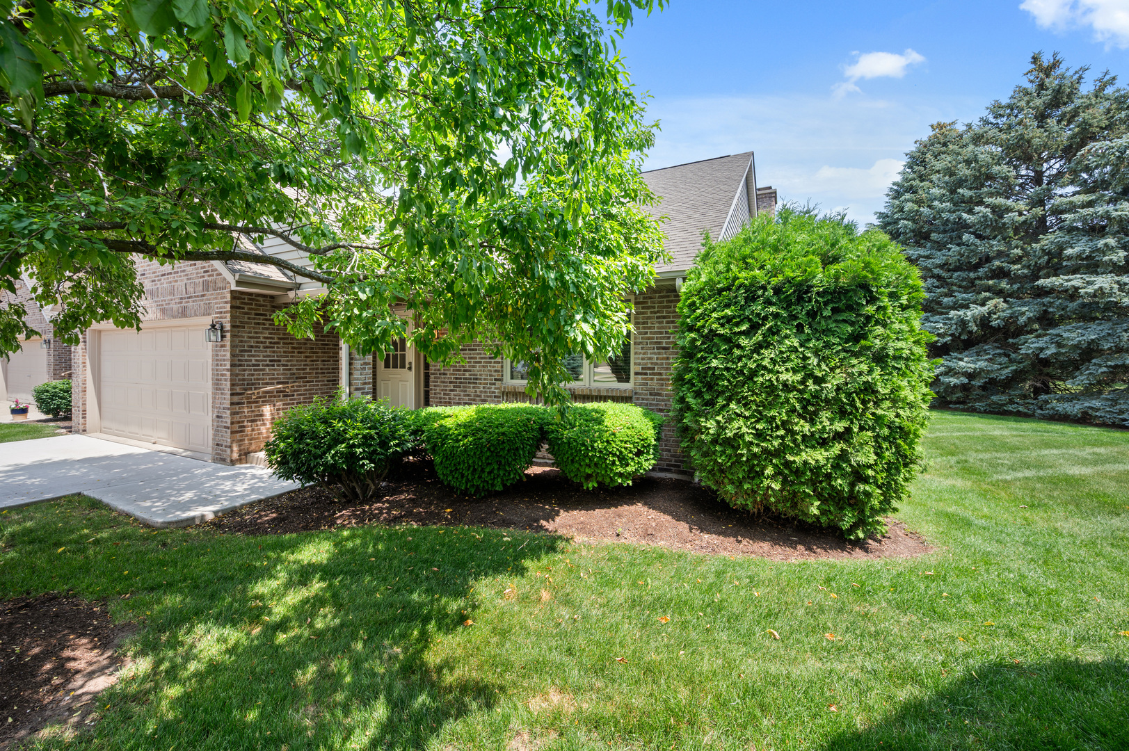 Homes for sale in Sycamore, IL | 814 Croatian Ct, Sycamore, IL 60178 | MLS# 12394496