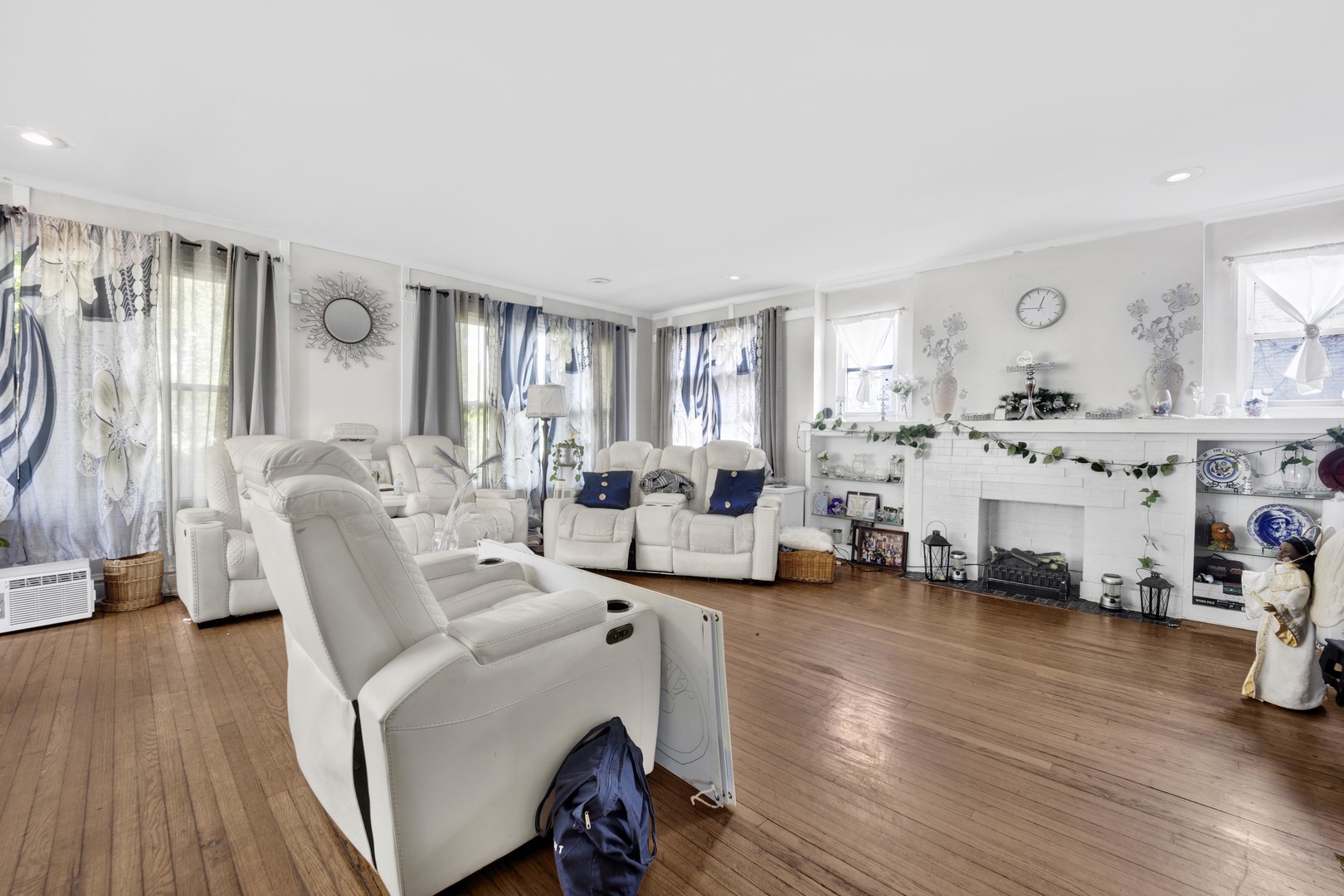 4th image of 7515 S East End Ave, Chicago, IL 60649 | MLS# 12398386