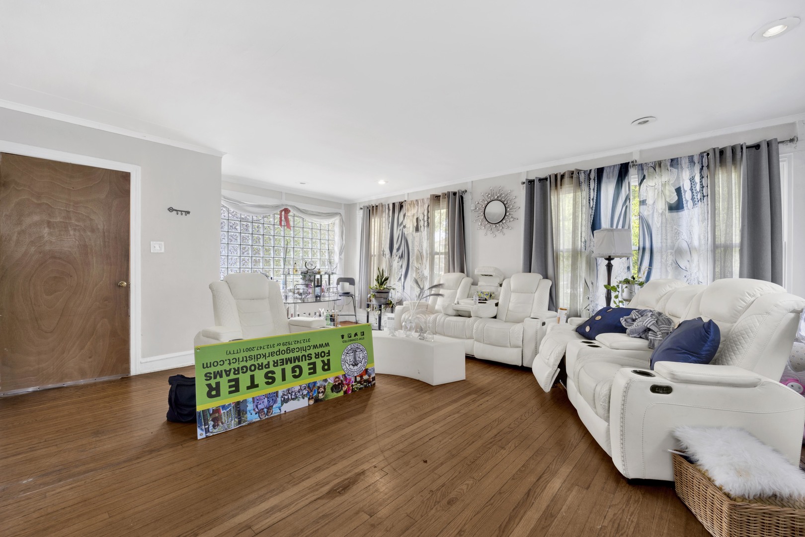3rd image of 7515 S East End Ave, Chicago, IL 60649 | MLS# 12398386