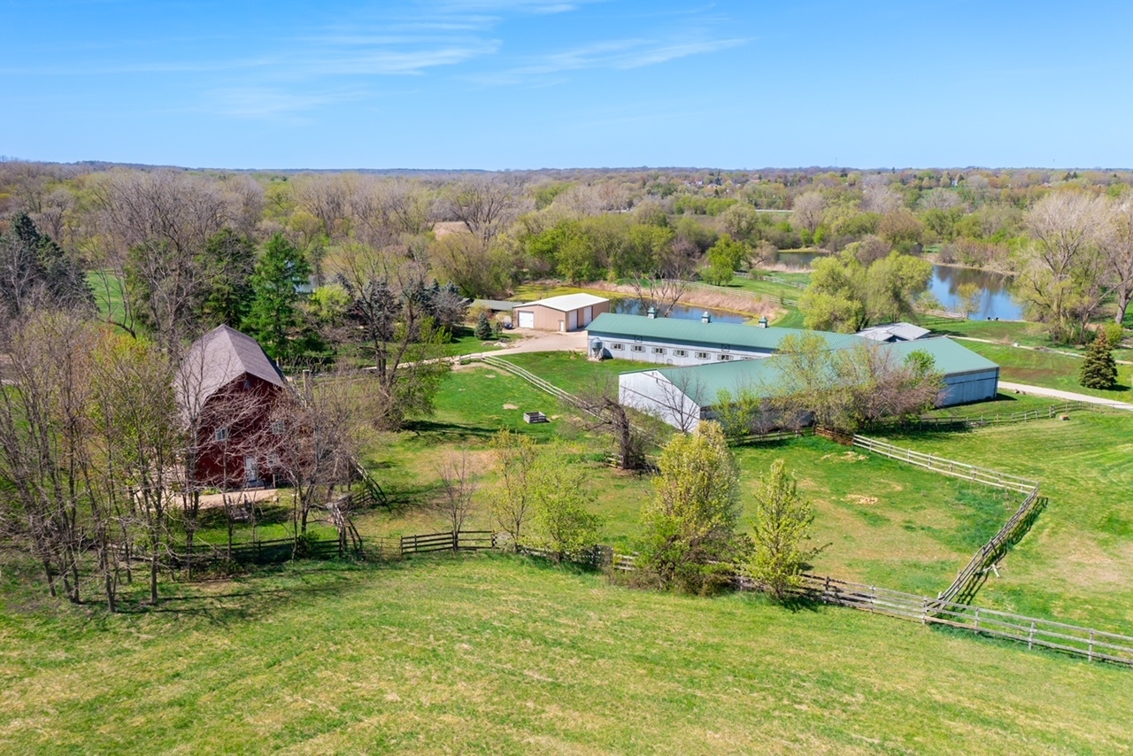 Homes for sale in Crystal Lake, IL | 6102 E Hillside Rd, Crystal Lake, IL 60012 | MLS# 12398483
