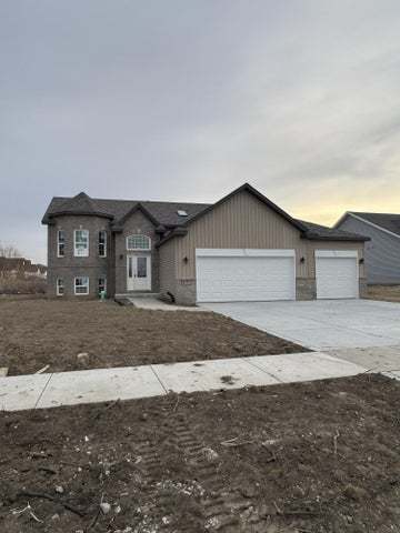 Homes for sale in Merrillville, IN | 8301 Dylan Dr, Merrillville, IN 46410 | MLS# 12398486